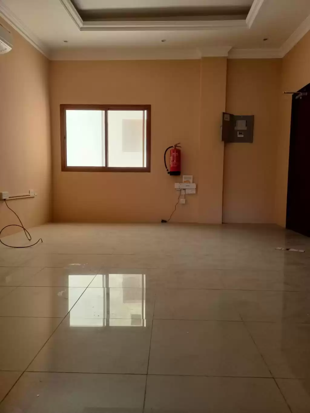 Residential Ready Property 1 Bedroom U/F Apartment  for rent in Al Sadd , Doha #13359 - 1  image 