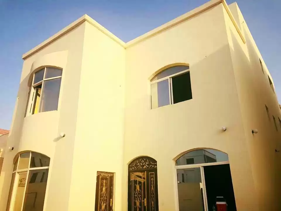 Residential Ready Property Studio U/F Apartment  for rent in Al Sadd , Doha #13364 - 1  image 