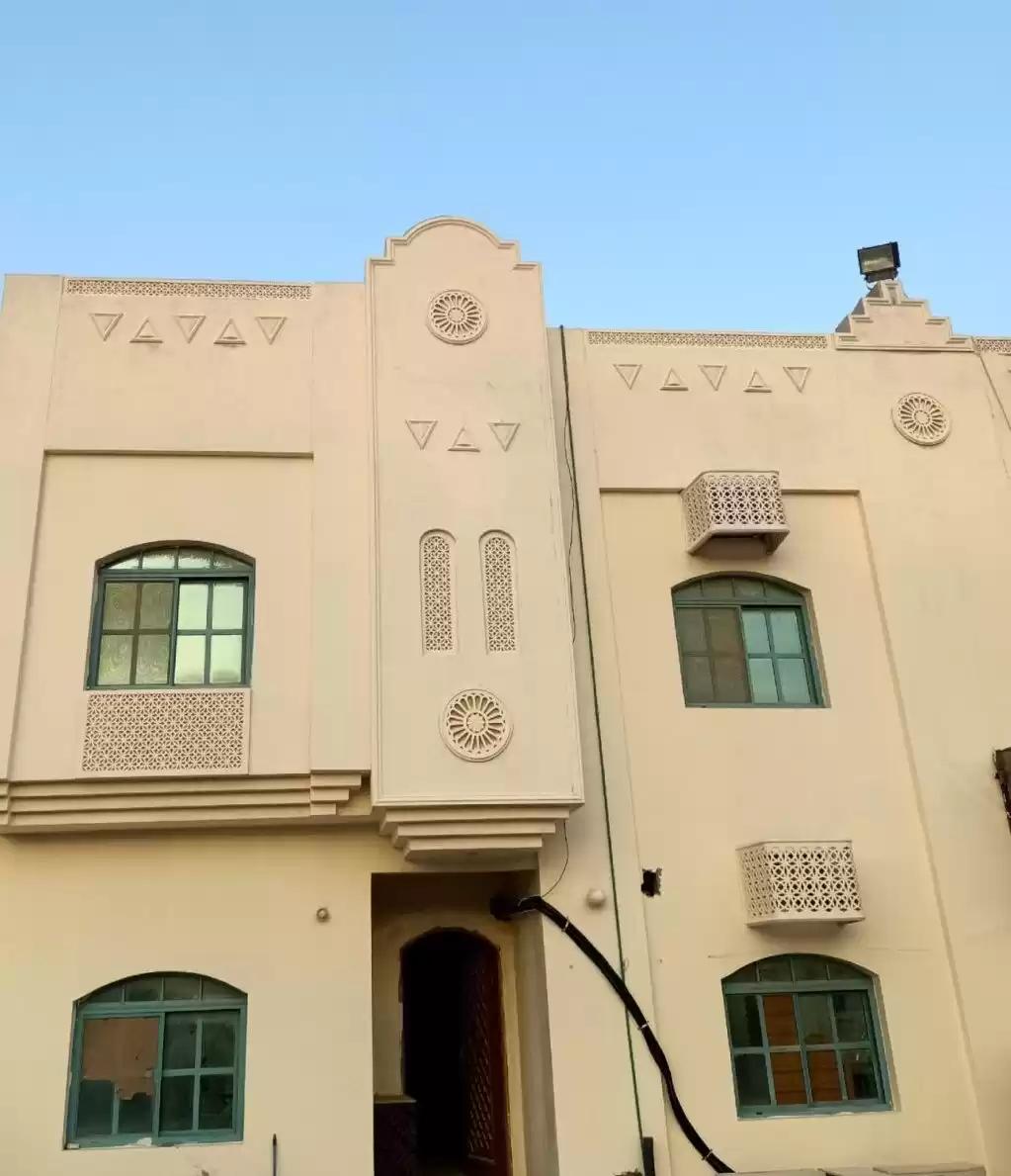 Résidentiel Propriété prête 1 chambre U / f Appartement  a louer au Doha #13373 - 1  image 