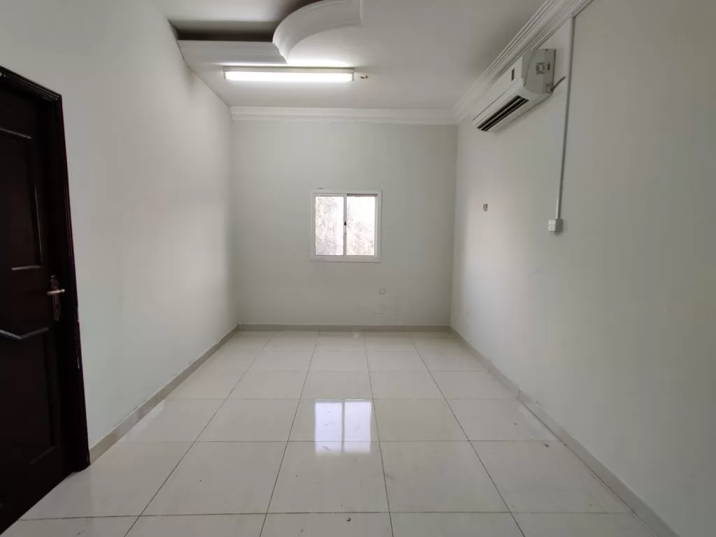 Residential Ready Property 1 Bedroom U/F Apartment  for rent in Al-Aziziyah , Doha-Qatar #13382 - 1  image 