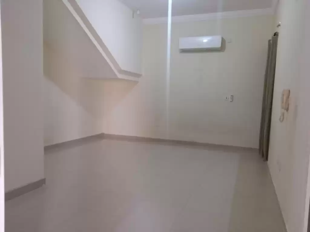 Wohn Klaar eigendom 1 Schlafzimmer U/F Wohnung  zu vermieten in Al Sadd , Doha #13385 - 1  image 