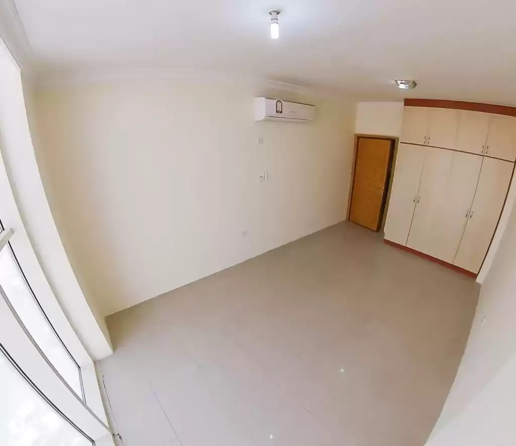 Wohn Klaar eigendom 2 Schlafzimmer U/F Wohnung  zu vermieten in Doha #13386 - 1  image 