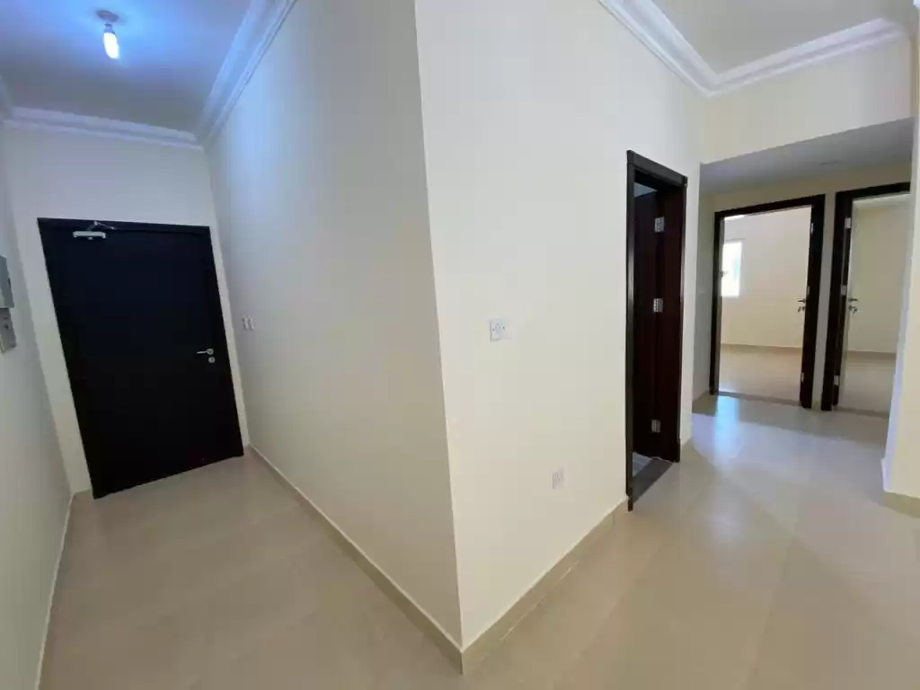 Wohn Klaar eigendom 2 Schlafzimmer U/F Wohnung  zu vermieten in Al Sadd , Doha #13404 - 1  image 