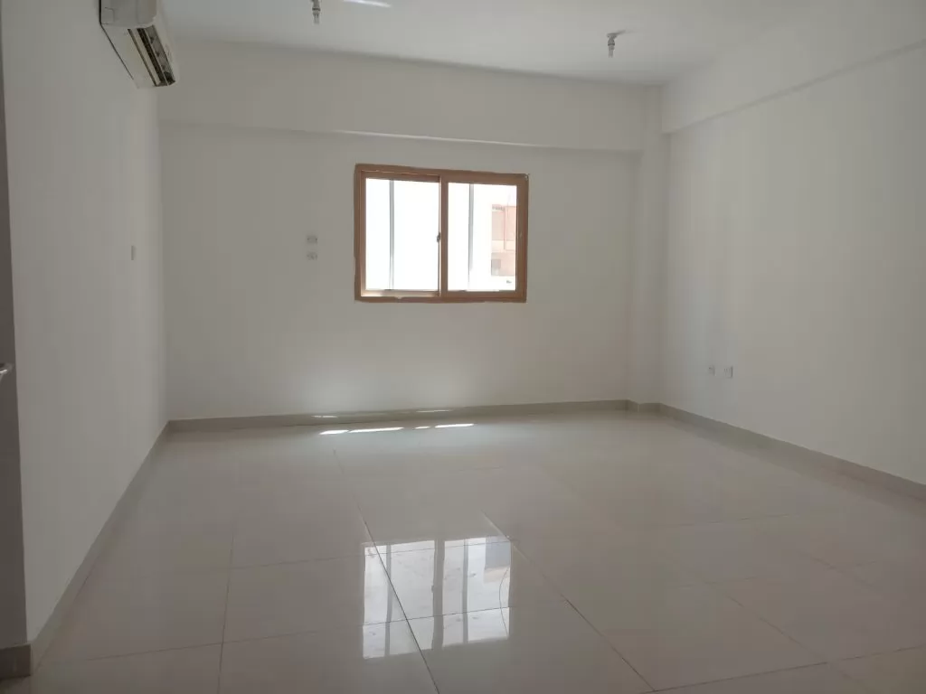 Residential Ready Property 3 Bedrooms U/F Apartment  for rent in Fereej-Bin-Mahmoud , Doha-Qatar #13411 - 1  image 