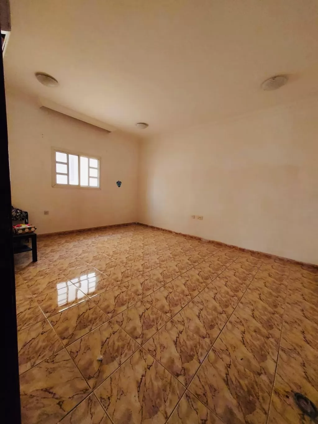 Residential Ready Property 1 Bedroom U/F Apartment  for rent in Al Sadd , Doha #13414 - 1  image 