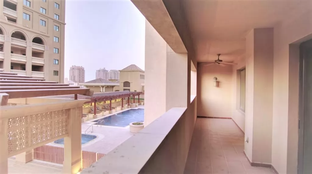 Residential Property 2 Bedrooms S/F Apartment  for rent in The-Pearl-Qatar , Doha-Qatar #13421 - 1  image 