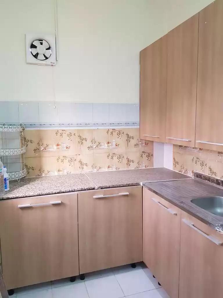 Residential Ready Property 1 Bedroom U/F Apartment  for rent in Al Sadd , Doha #13423 - 1  image 