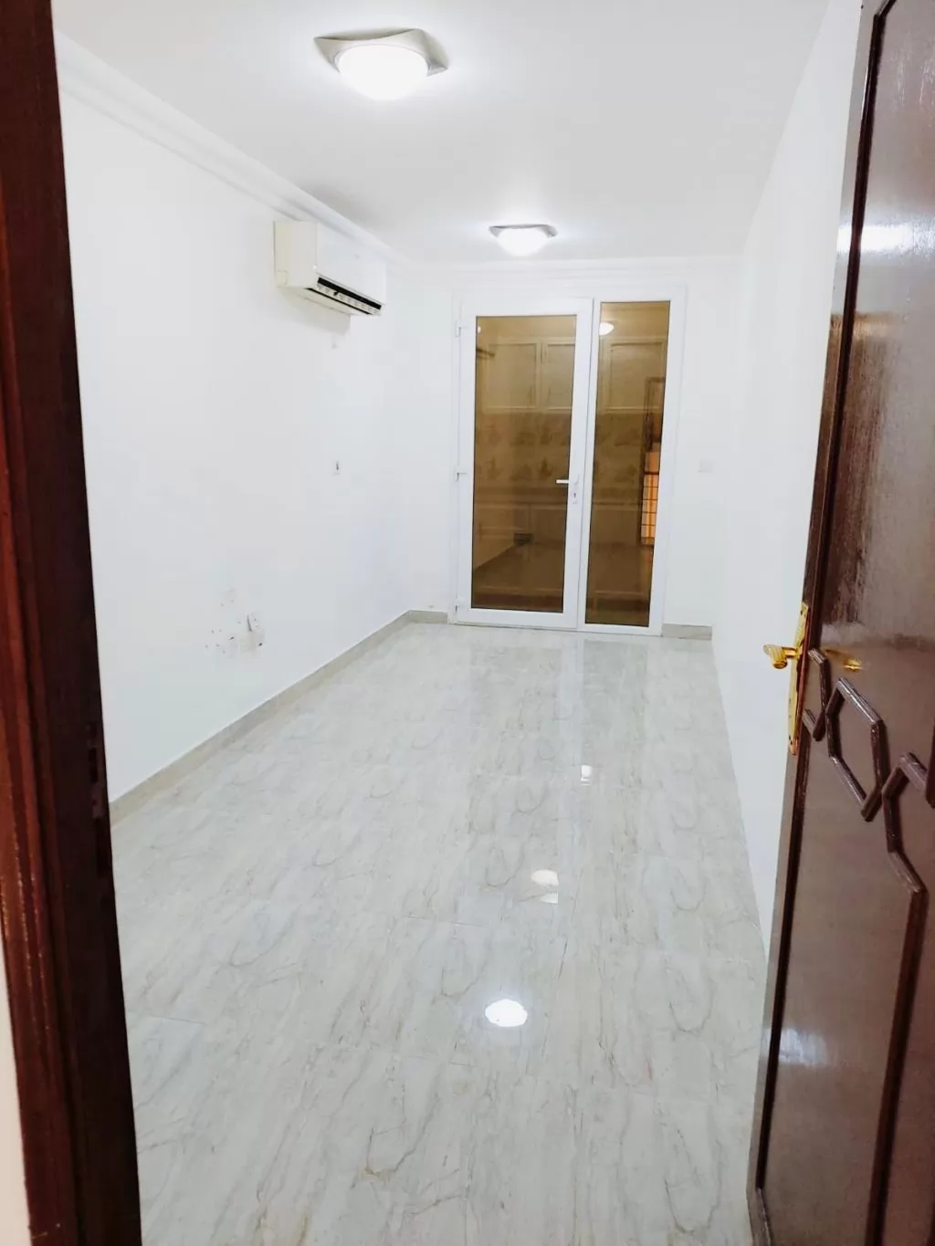 Residential Ready Property 1 Bedroom U/F Apartment  for rent in Al Sadd , Doha #13439 - 1  image 