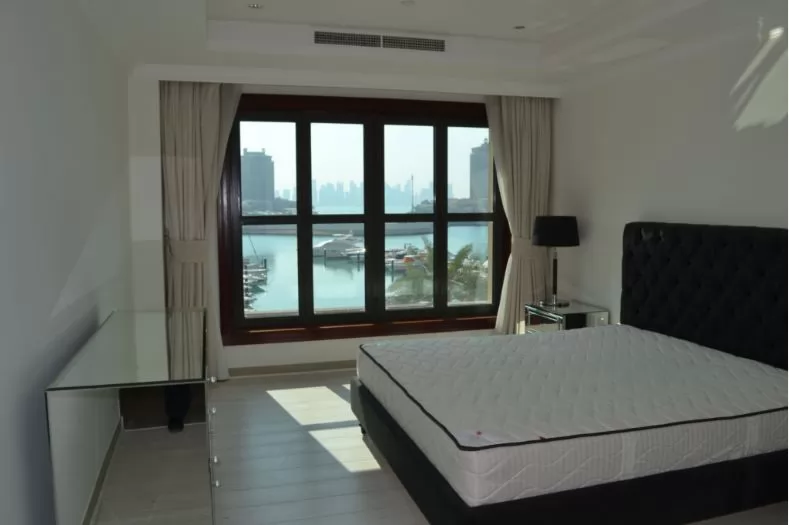 Résidentiel Propriété prête 4 chambres F / F Appartement  a louer au Al-Sadd , Doha #13443 - 1  image 