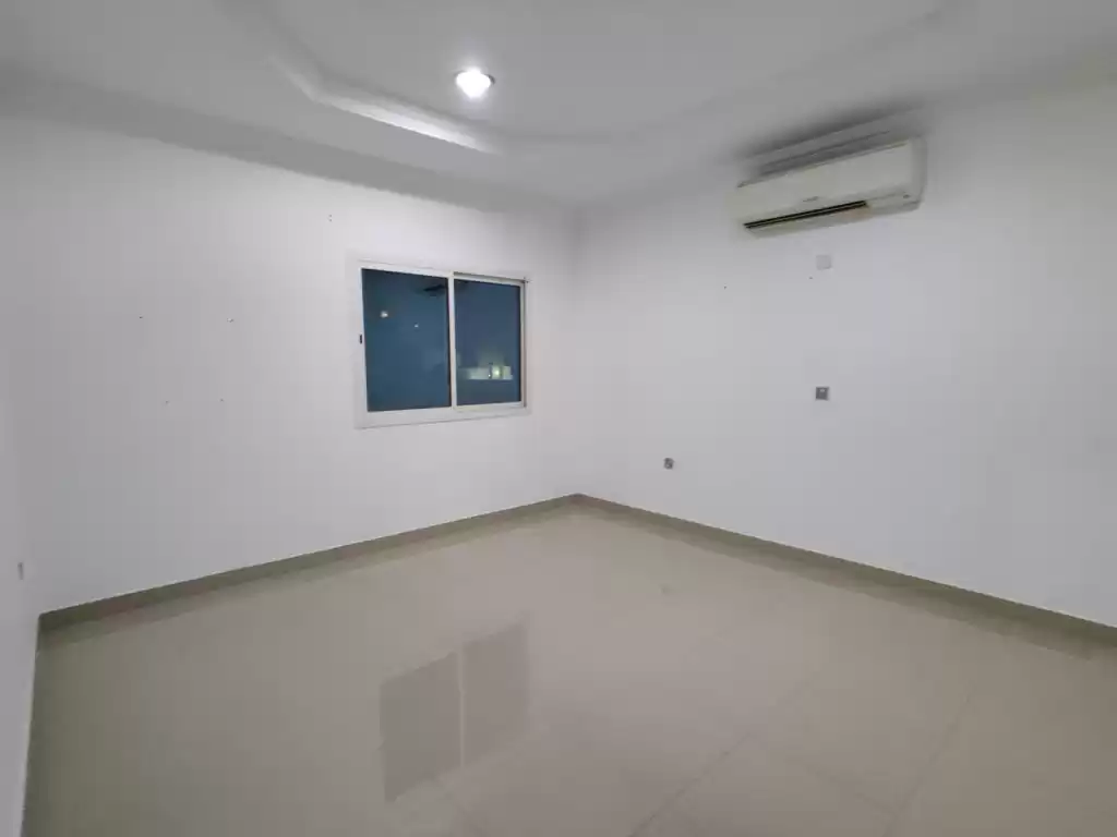 Residential Ready Property 1 Bedroom U/F Apartment  for rent in Al Sadd , Doha #13455 - 1  image 