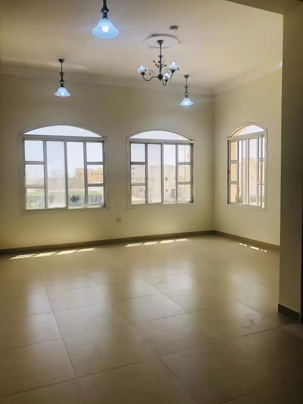Residencial Listo Propiedad 4 habitaciones U / F Villa Standerlone  alquiler en al-sad , Doha #13456 - 1  image 