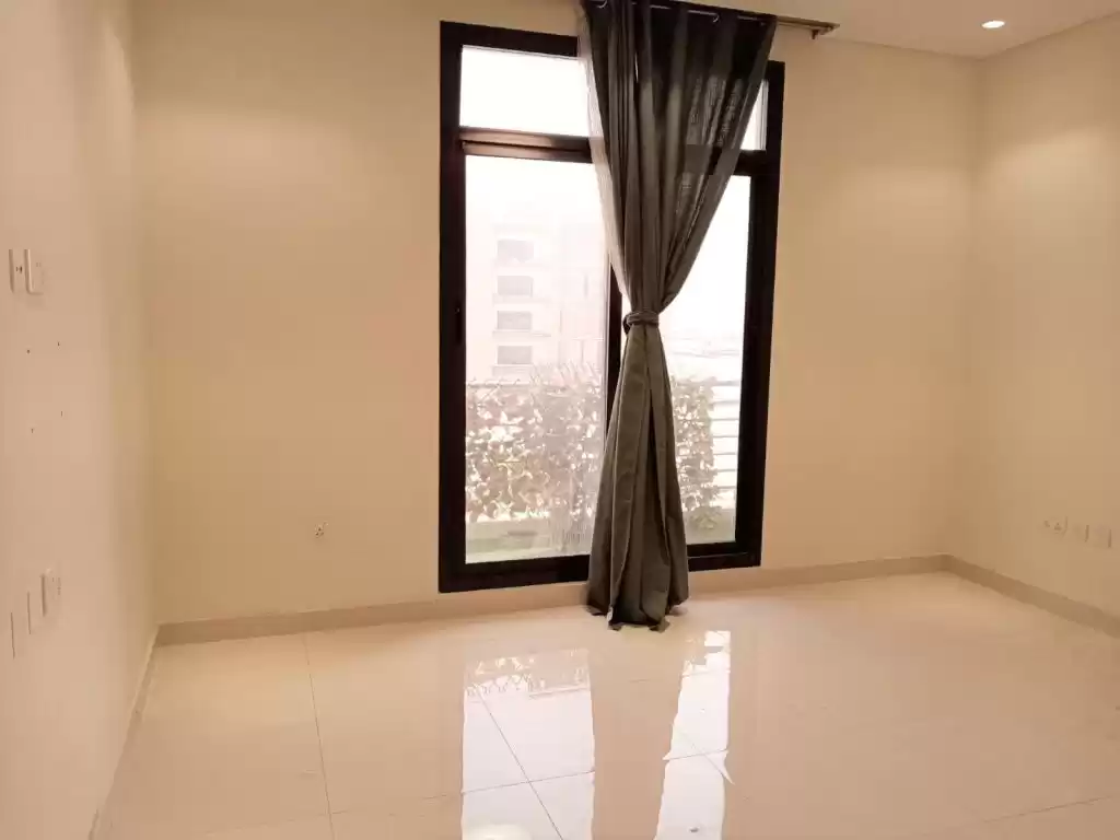 Résidentiel Propriété prête 3 chambres S / F Appartement  a louer au Al-Sadd , Doha #13460 - 1  image 