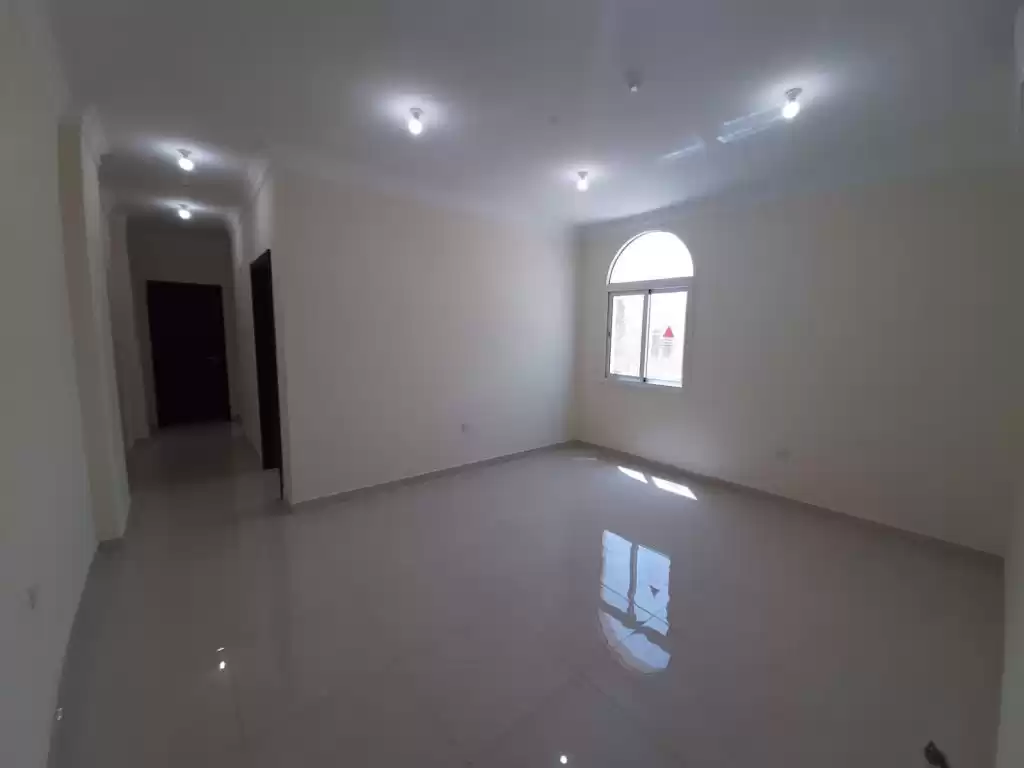 Wohn Klaar eigendom 3 Schlafzimmer U/F Wohnung  zu vermieten in Al Sadd , Doha #13466 - 1  image 