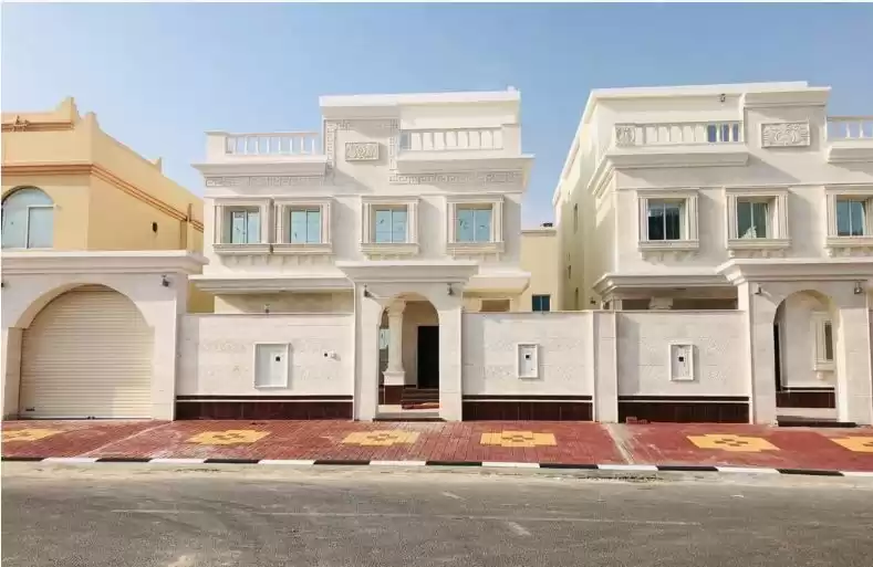 yerleşim Hazır Mülk 6 Yatak Odası U/F Müstakil Villa  satılık içinde Al Sadd , Doha #13474 - 1  image 