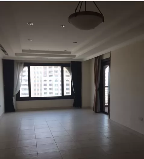 Residential Ready Property 2 Bedrooms S/F Apartment  for rent in The-Pearl-Qatar , Doha-Qatar #13483 - 1  image 