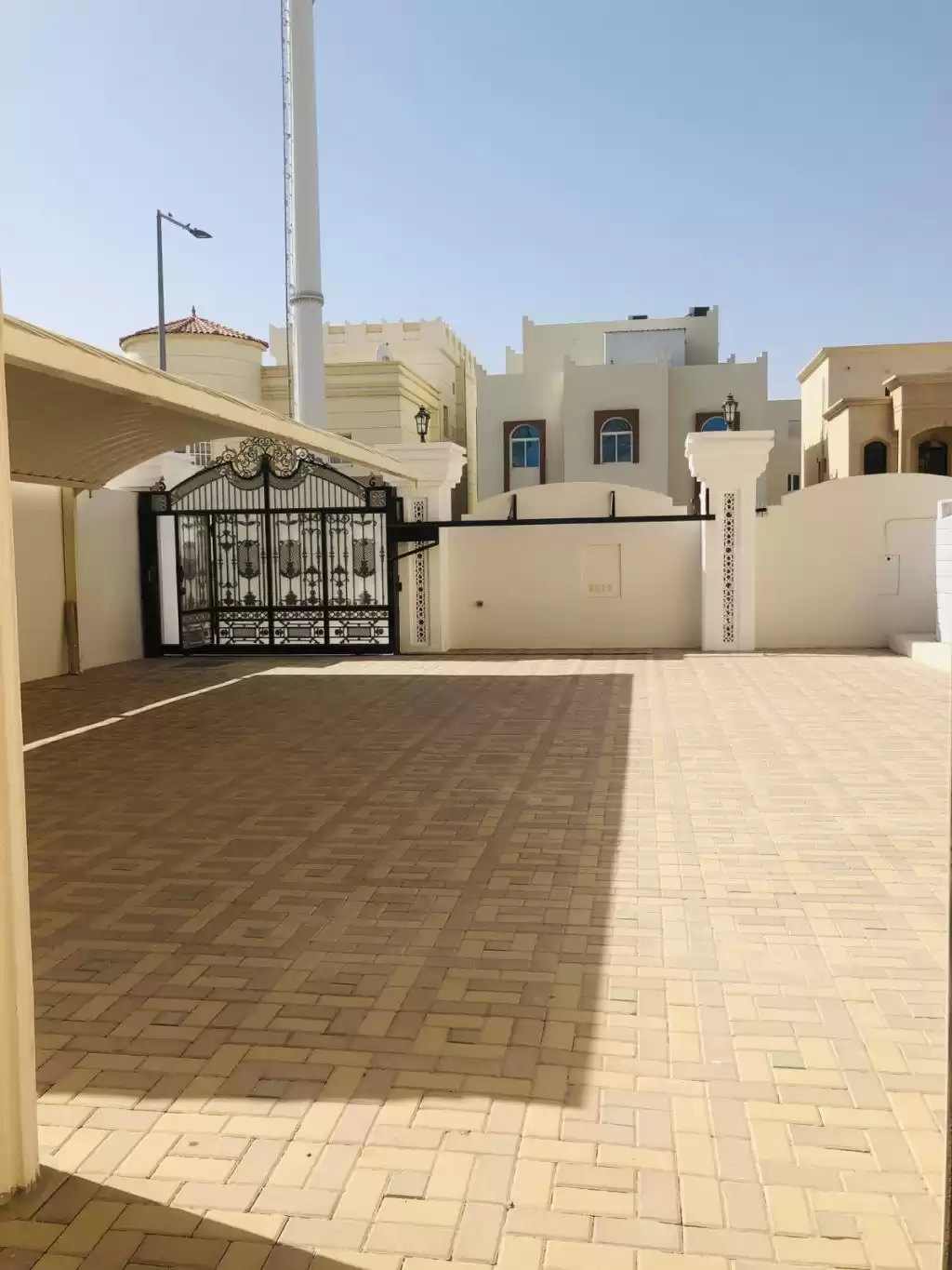 Wohn Klaar eigendom 6 Schlafzimmer U/F Villa in Verbindung  zu vermieten in Al Sadd , Doha #13486 - 1  image 