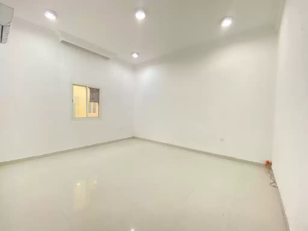 Residential Ready Property 2 Bedrooms U/F Apartment  for rent in Al Sadd , Doha #13494 - 1  image 
