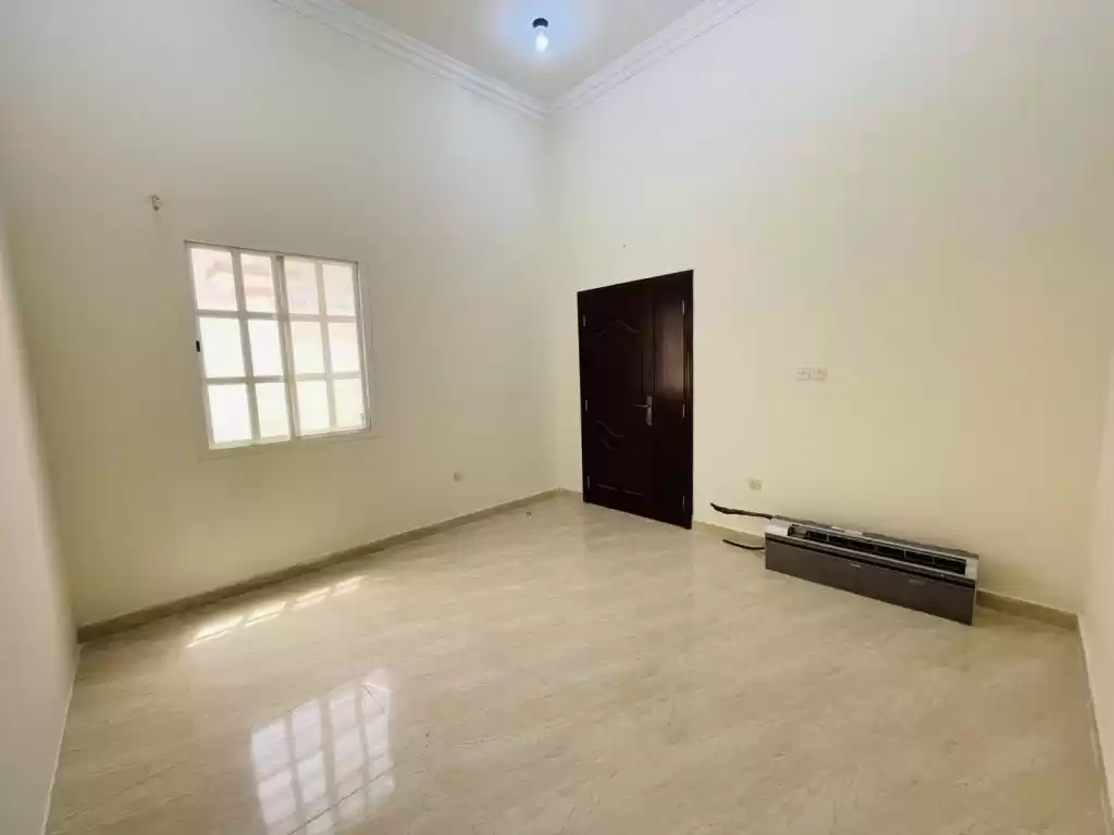 Residential Ready Property 1 Bedroom U/F Apartment  for rent in Al Sadd , Doha #13523 - 1  image 