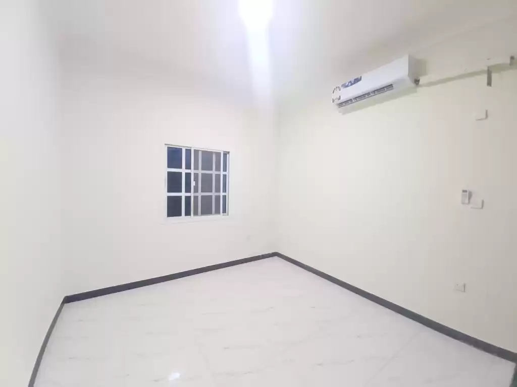 Residential Ready Property 2 Bedrooms U/F Apartment  for rent in Al Sadd , Doha #13530 - 1  image 