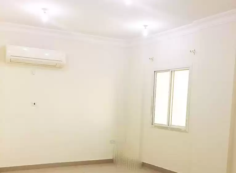 Residential Ready Property 2 Bedrooms U/F Apartment  for rent in Al Sadd , Doha #13542 - 1  image 