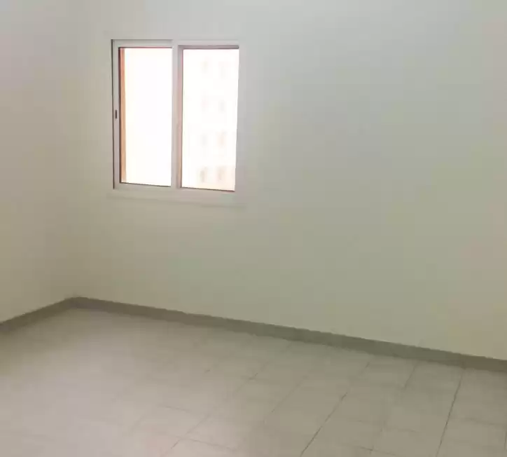 Wohn Klaar eigendom 2 Schlafzimmer U/F Wohnung  zu vermieten in Al Sadd , Doha #13549 - 1  image 