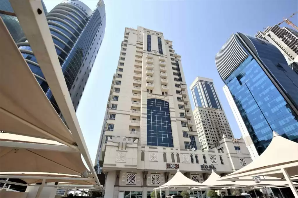 yerleşim Hazır Mülk 1 yatak odası F/F Apartman  kiralık içinde Al Sadd , Doha #13554 - 1  image 