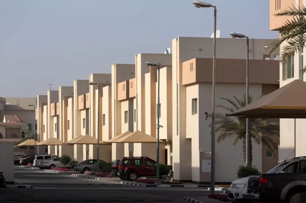 Жилой Готовая недвижимость 5 спален Н/Ф Квартира  в аренду в Аль-Садд , Доха #13564 - 1  image 