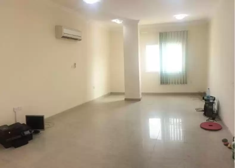 Commercial Ready Property U/F Office  for rent in Al Sadd , Doha #13606 - 1  image 