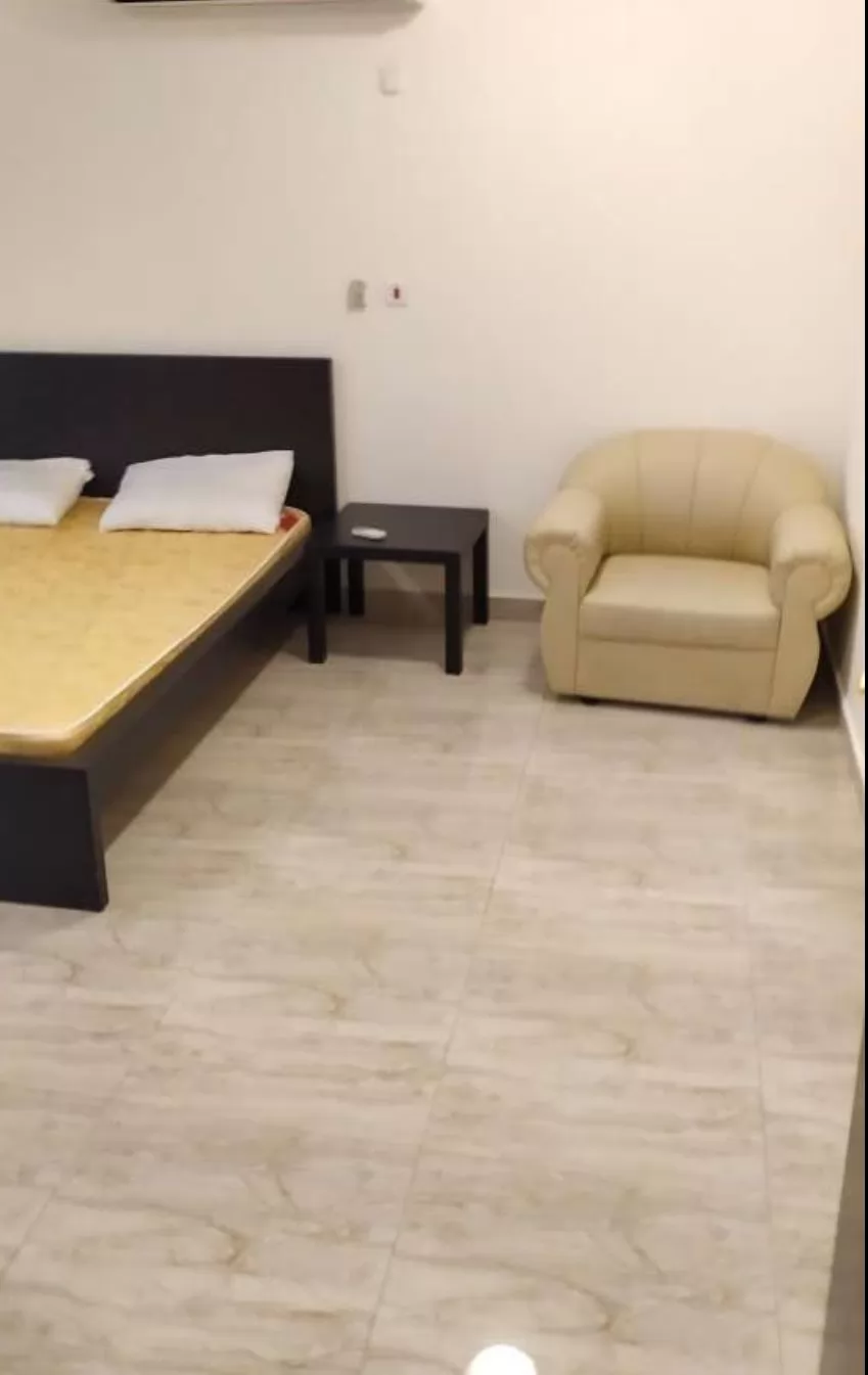 Residential Ready Property 1 Bedroom U/F Apartment  for rent in Doha-Qatar #13614 - 1  image 