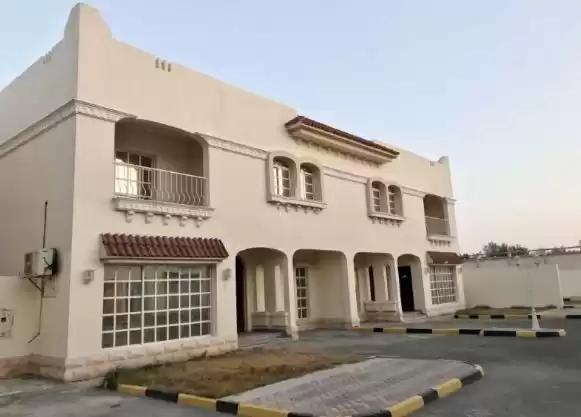 Жилой Готовая недвижимость 4 спальни Н/Ф Вилла в комплексе  в аренду в Аль-Садд , Доха #13617 - 1  image 