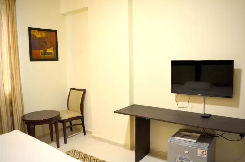 Жилой Готовая недвижимость 1 спальня Ж/Ж Квартира  в аренду в Доха #13619 - 1  image 