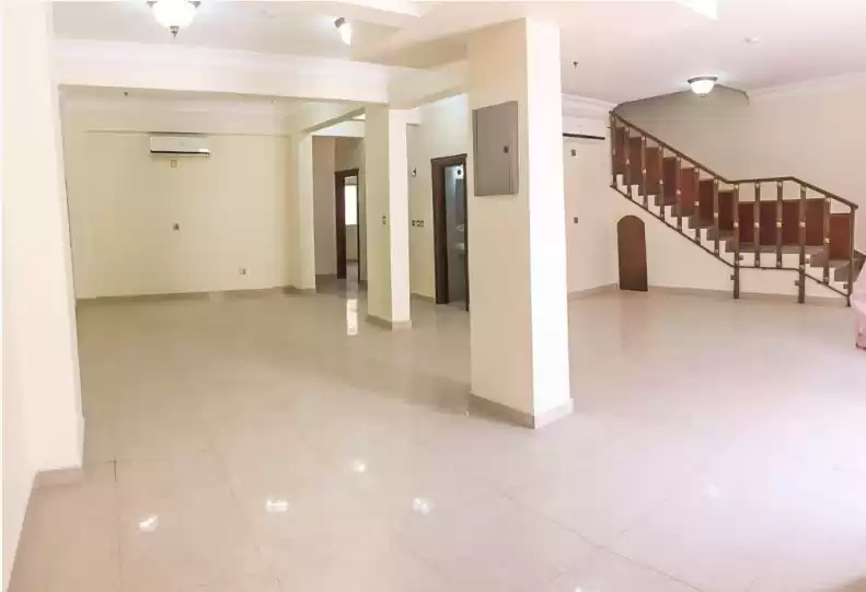 Residential Ready Property 5 Bedrooms U/F Villa in Compound  for rent in Al Sadd , Doha #13647 - 1  image 