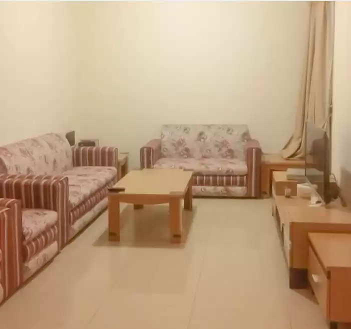 住宅 就绪物业 2 间卧室 楼/楼 公寓  出租 在 萨德 , 多哈 #13654 - 1  image 