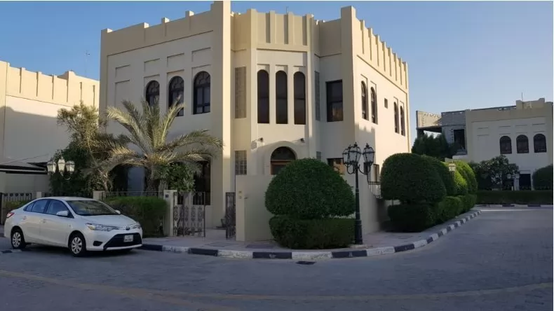 Жилой Готовая недвижимость 6 спален Н/Ф Отдельная вилла  в аренду в Аль-Садд , Доха #13656 - 1  image 