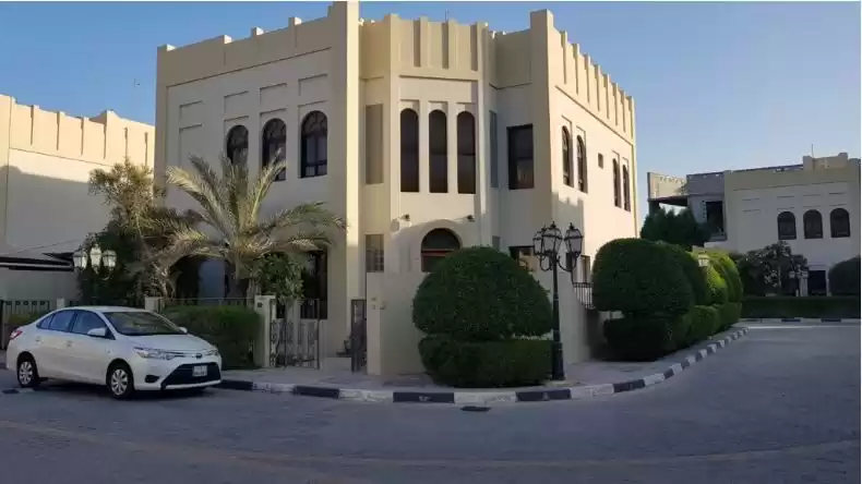 Résidentiel Propriété prête 6 chambres U / f Villa autonome  a louer au Al-Sadd , Doha #13656 - 1  image 