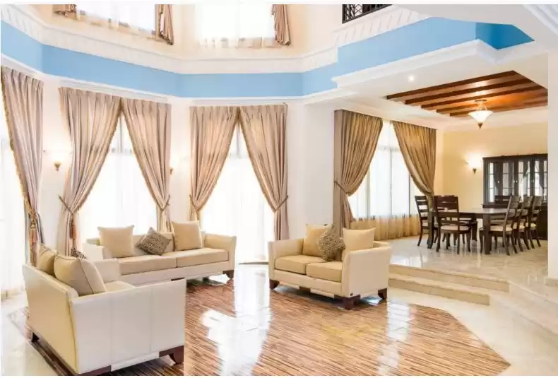Résidentiel Propriété prête 5 chambres S / F Villa à Compound  a louer au Al-Sadd , Doha #13670 - 1  image 