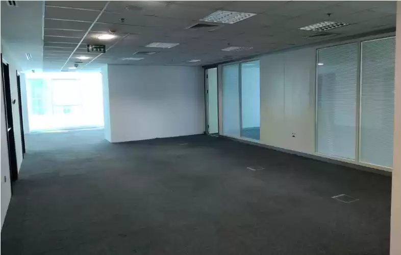 Commercial Propriété prête U / f Bureau  a louer au Al-Sadd , Doha #13673 - 1  image 