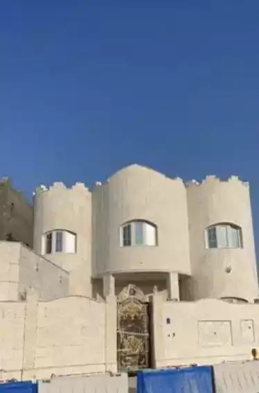 yerleşim Hazır Mülk 6 Yatak Odası U/F Müstakil Villa  satılık içinde Al Sadd , Doha #13723 - 1  image 