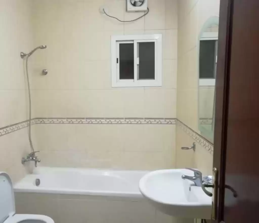Residential Ready Property 3 Bedrooms U/F Apartment  for rent in Doha #13736 - 1  image 