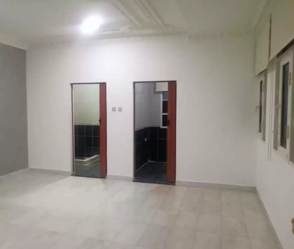 سكني عقار جاهز 1 غرفة  غير مفروش شقة  للإيجار في الدوحة #13740 - 1  صورة 