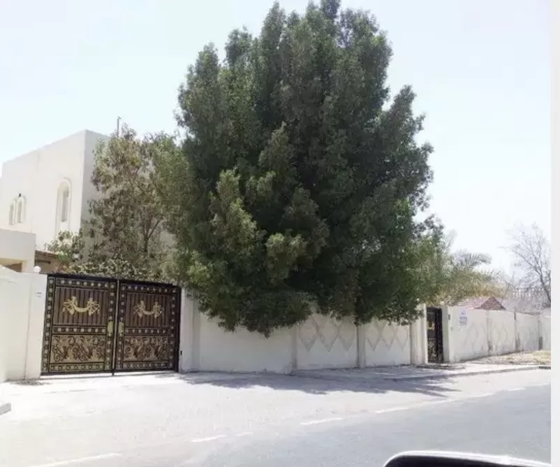 Residencial Listo Propiedad 7+ habitaciones U / F Villa Standerlone  venta en Doha #13753 - 1  image 