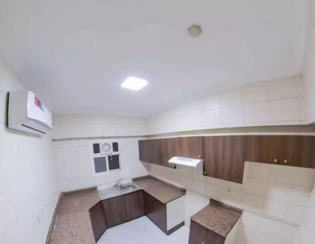 Wohn Klaar eigendom 2 Schlafzimmer U/F Wohnung  zu vermieten in Al Sadd , Doha #13754 - 1  image 