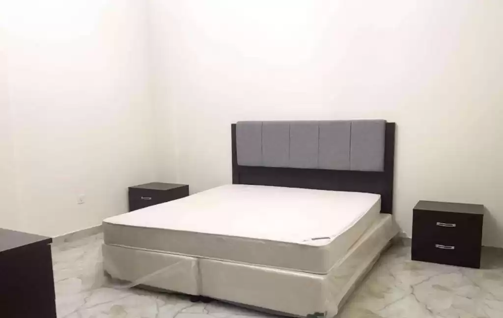 Residential Ready Property 1 Bedroom F/F Apartment  for rent in Al Sadd , Doha #13760 - 1  image 