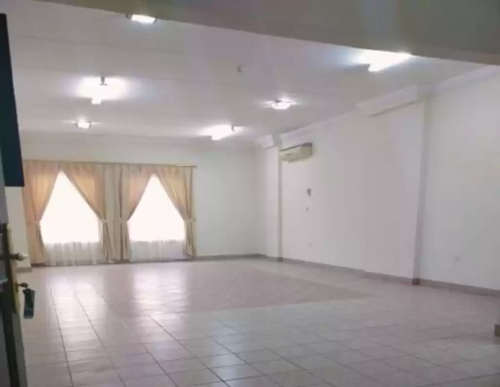 سكني عقار جاهز 3 غرف  غير مفروش شقة  للإيجار في الدوحة #13761 - 1  صورة 