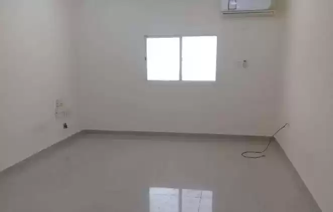 Residential Ready Property 2 Bedrooms U/F Apartment  for rent in Al Sadd , Doha #13763 - 1  image 