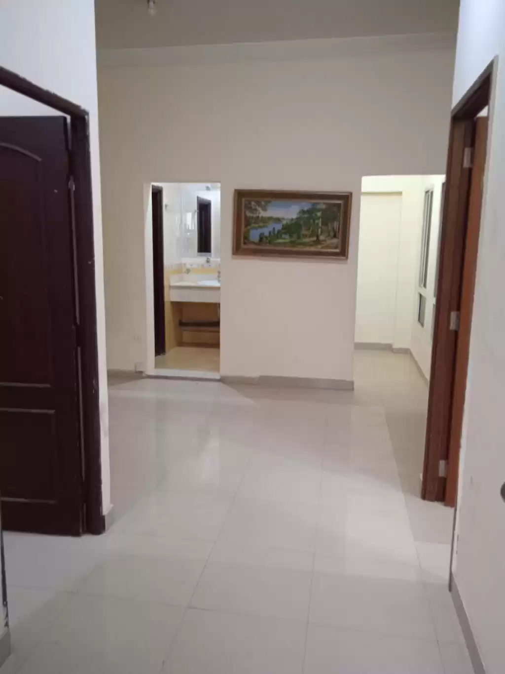 Wohn Klaar eigendom 2 Schlafzimmer U/F Wohnung  zu vermieten in Al Sadd , Doha #13771 - 1  image 