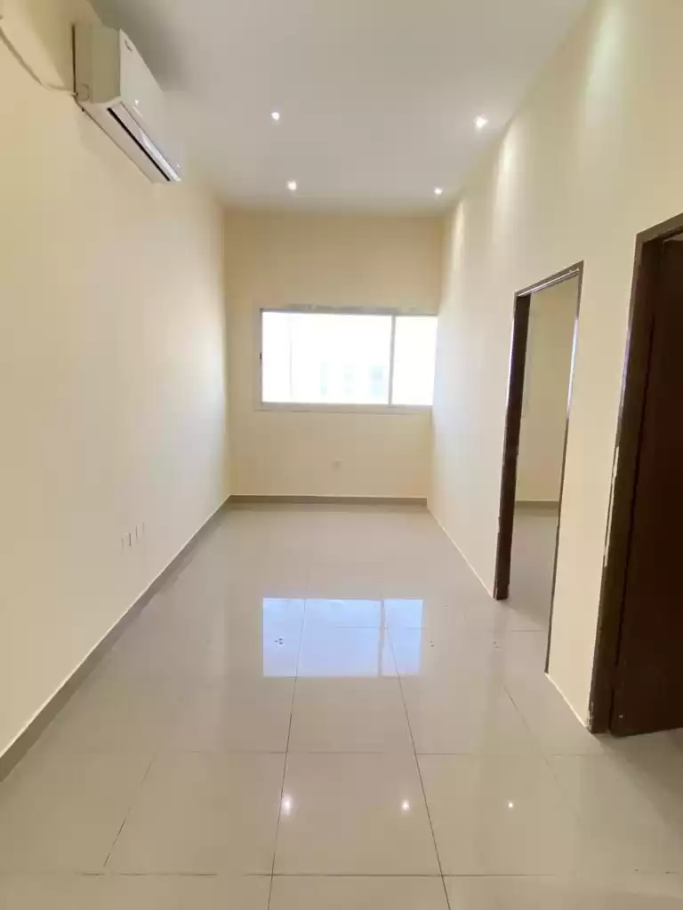 Residential Ready Property 1 Bedroom U/F Apartment  for rent in Al Sadd , Doha #13774 - 1  image 