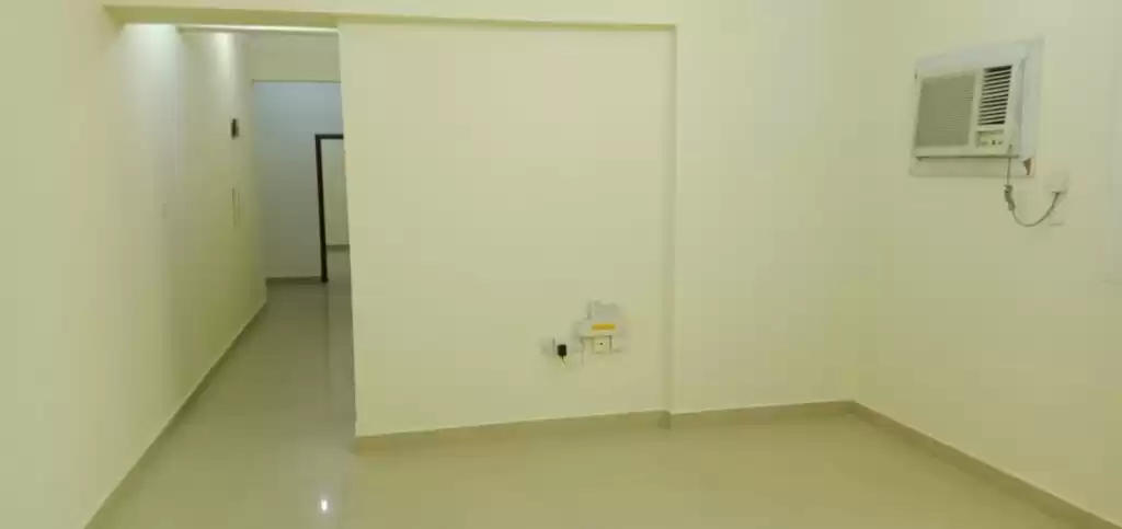 Residential Ready Property 2 Bedrooms U/F Apartment  for rent in Al Sadd , Doha #13790 - 1  image 