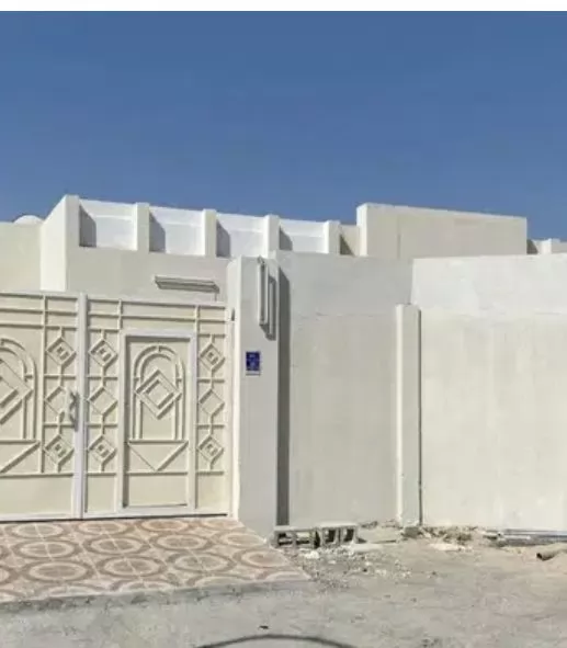 Residential Ready Property 4 Bedrooms U/F Standalone Villa  for sale in Doha #13846 - 1  image 