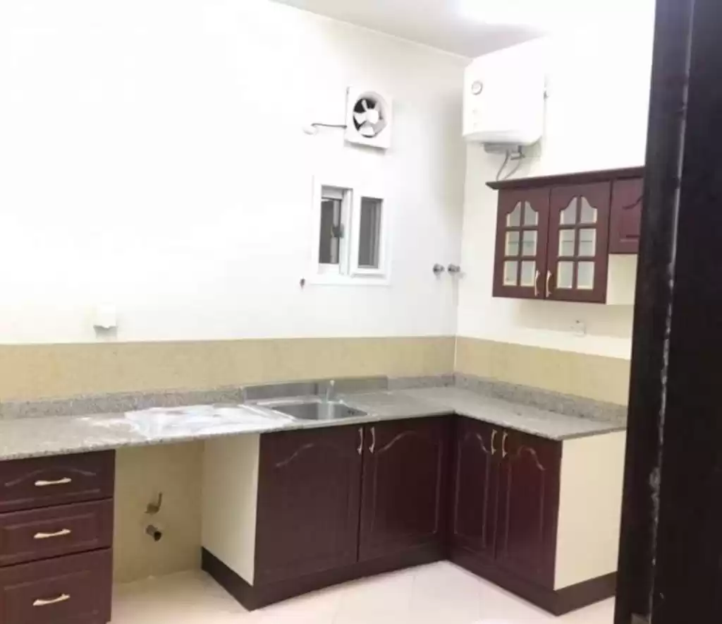 Residential Ready Property 3 Bedrooms U/F Apartment  for rent in Al Sadd , Doha #13862 - 1  image 